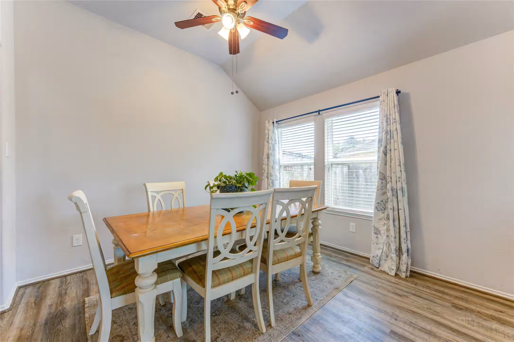Photo 4 of 13707 Arcadia Creek Lane, Rosharon, TX