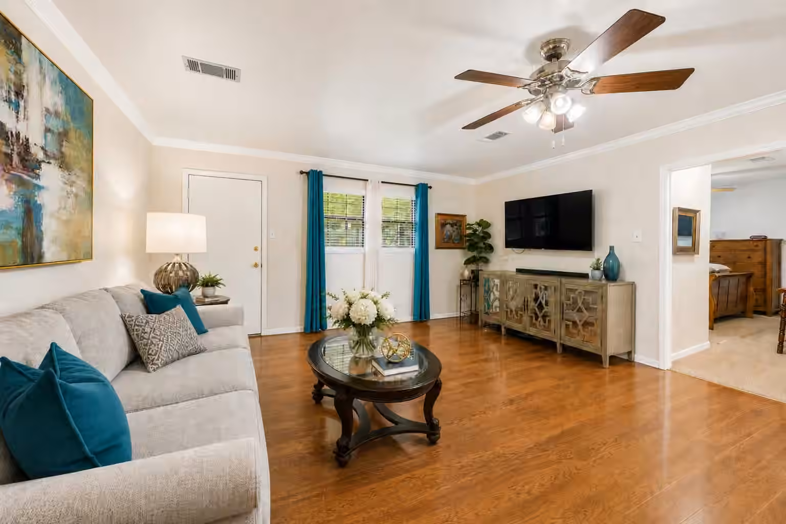 Photo 4 of 2206 Lee Street, Houston, TX