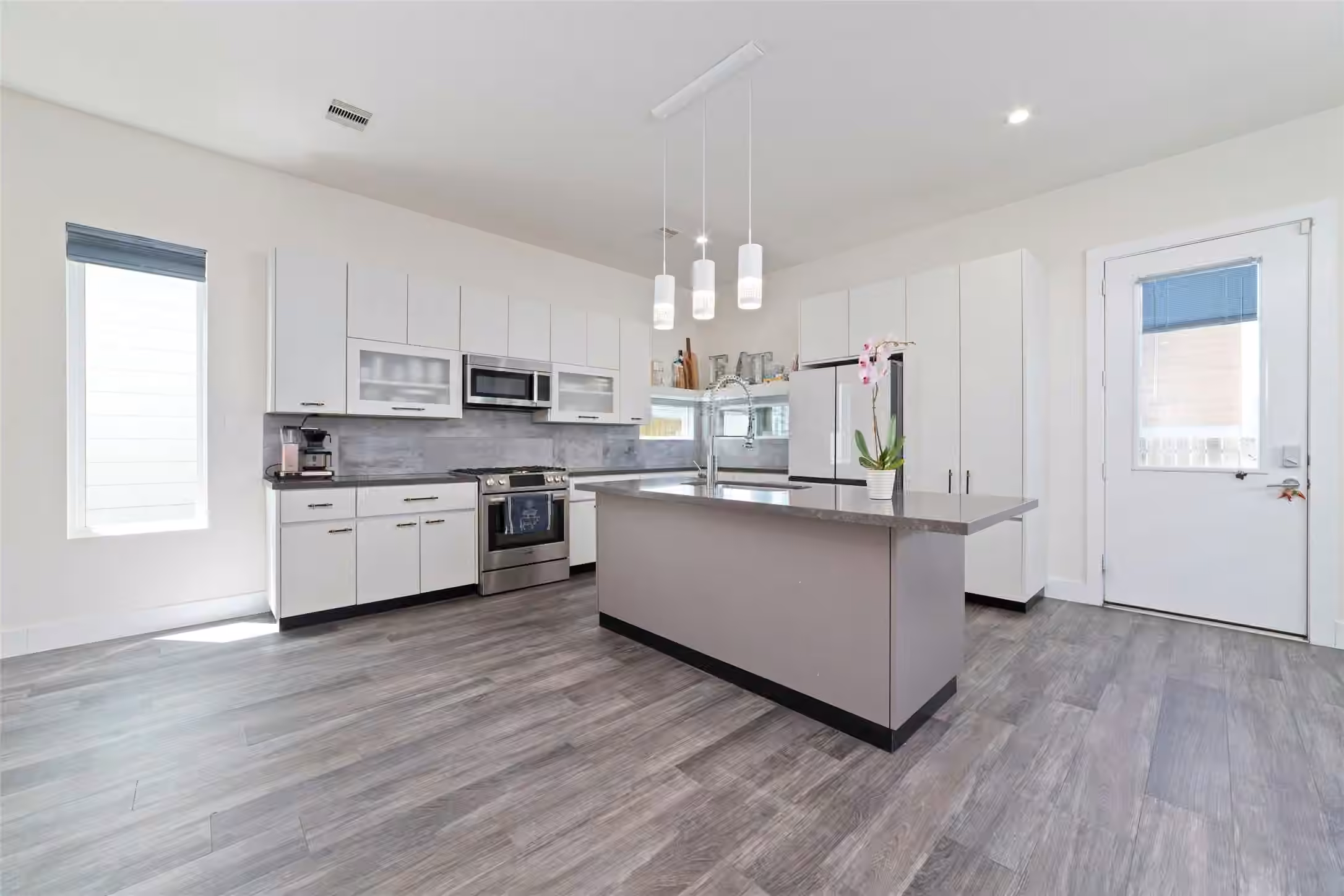 Photo of 5515 Paraiso Place, Houston, TX 77091