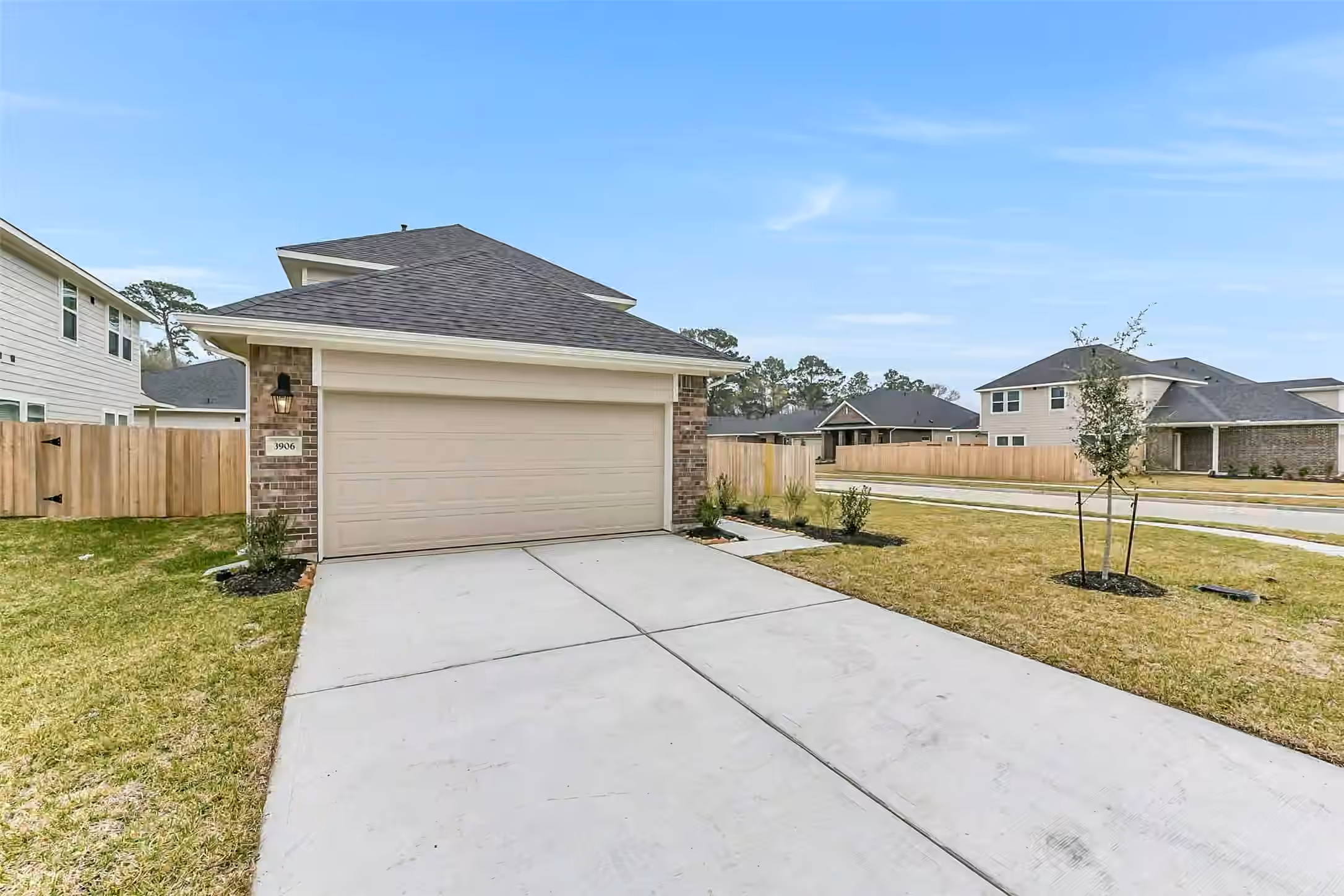 Photo 2 of 3906 Sugardale Street, Baytown, TX