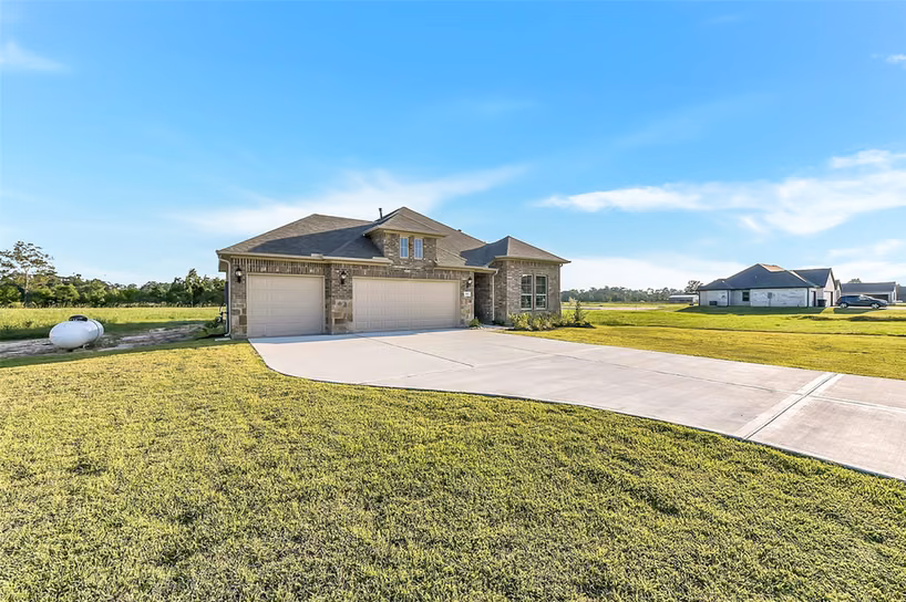 Photo 3 of 441 Barton Place Drive, Tarkington, TX