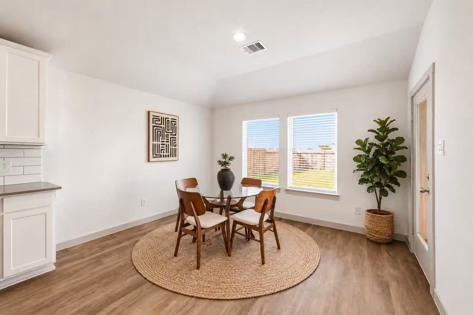 Photo 6 of 6827 Dell Vista Drive, Rosenberg, TX