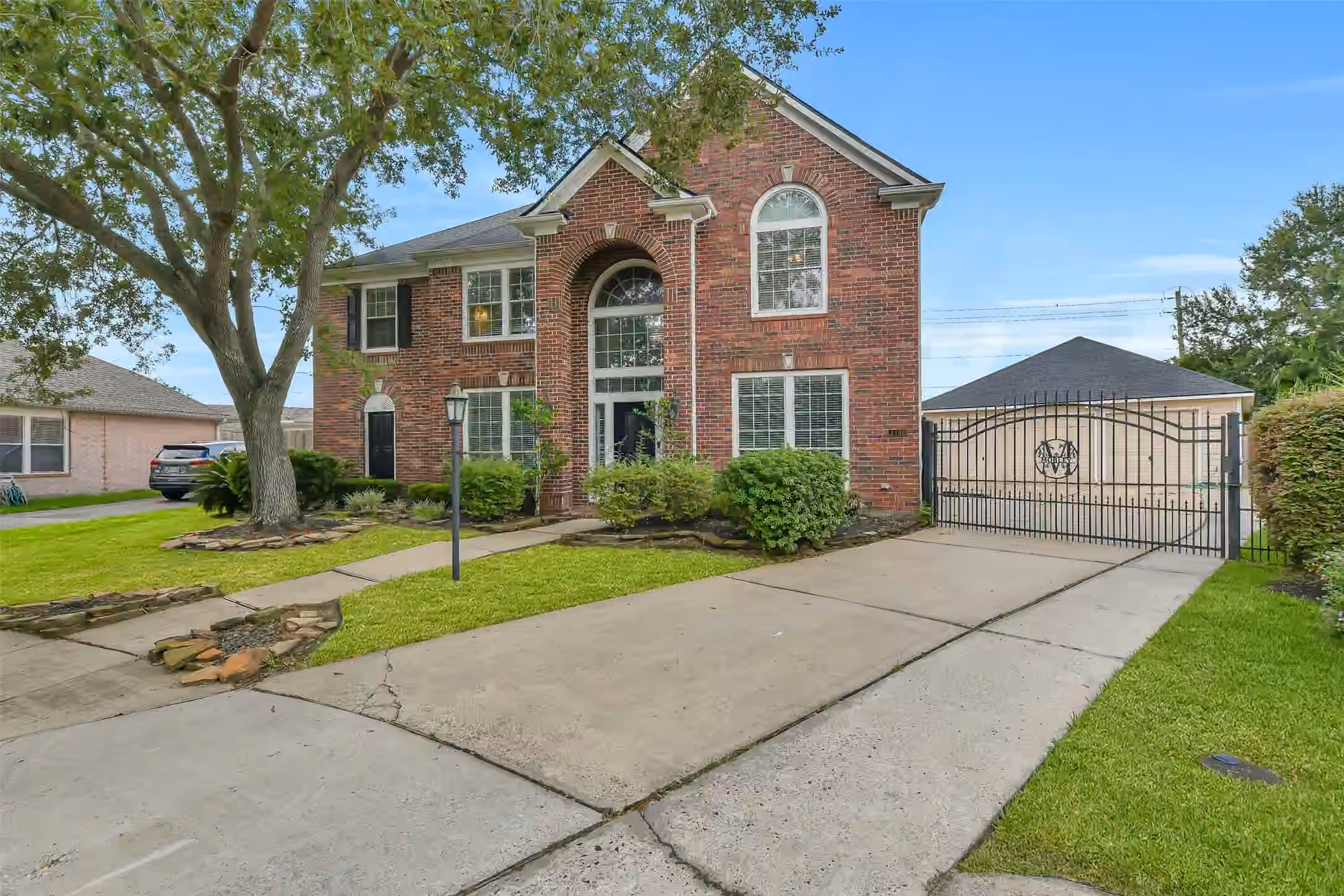 Photo of 1102 Rippling Springs, League City, TX
