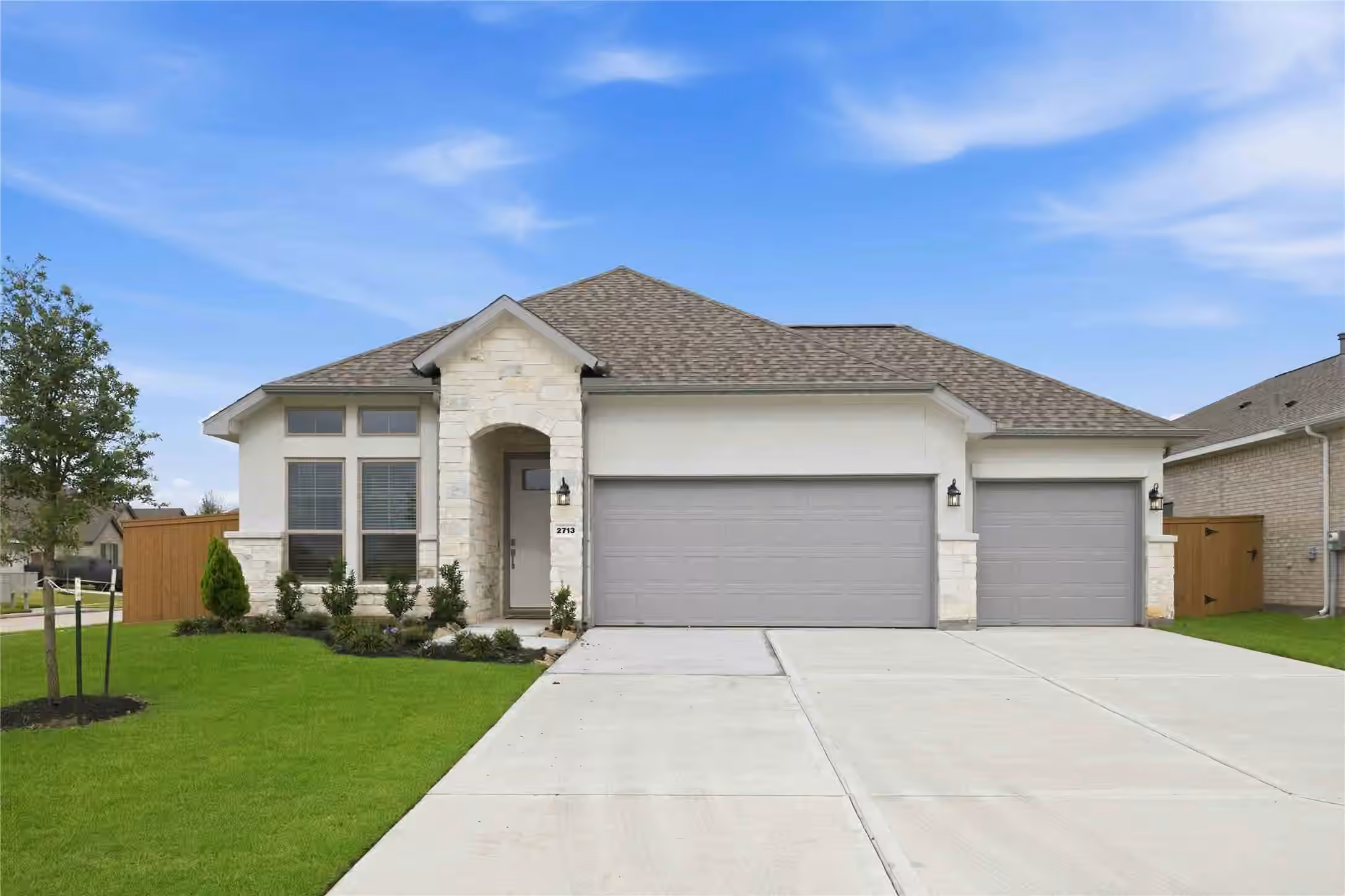 Photo of 2713 Mackinac Bay Drive, La Marque, TX 77568
