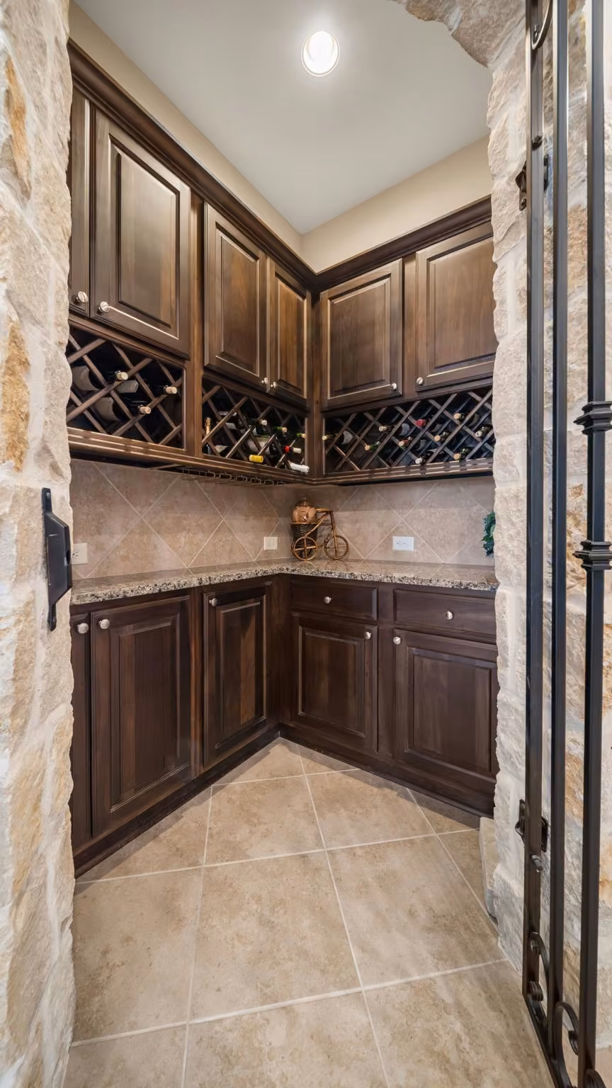 Photo 5 of 7935 Lake Commons Drive, Rosenberg, TX