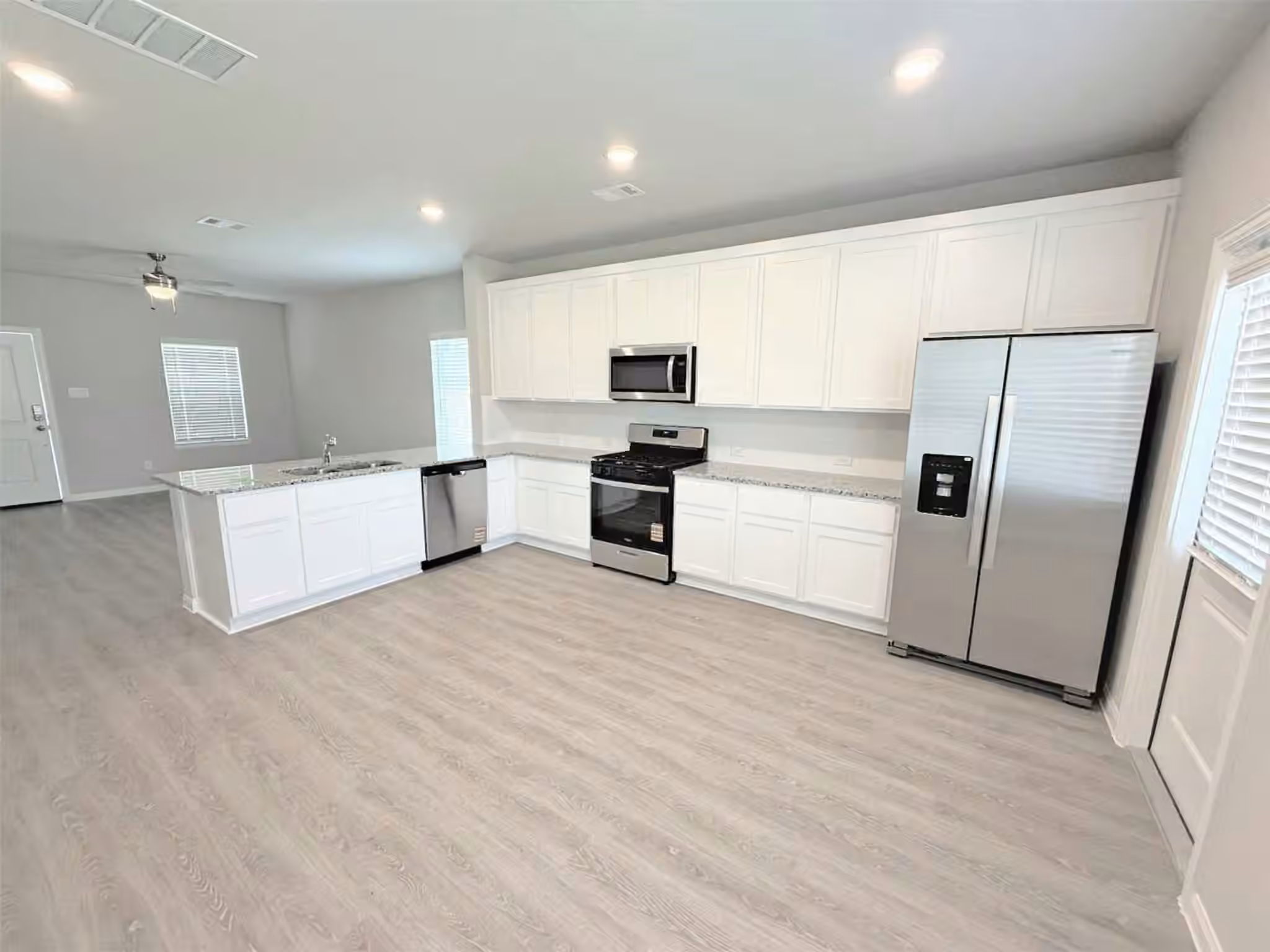Photo 6 of 1723 Thompson Street, La Marque, TX