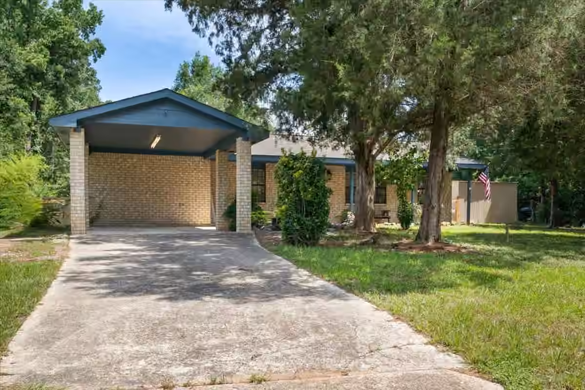 Photo 2 of 10530 Royal York Drive, Conroe, TX