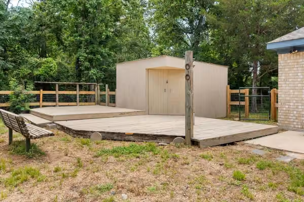 Photo 5 of 10530 Royal York Drive, Conroe, TX