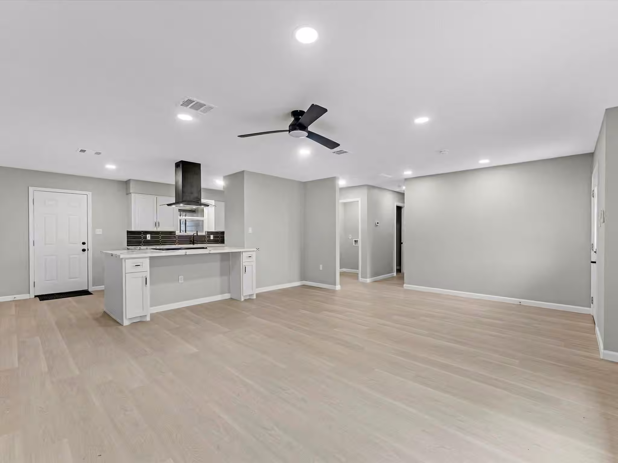 Photo 4 of 5039 Briscoe Street, Houston, TX