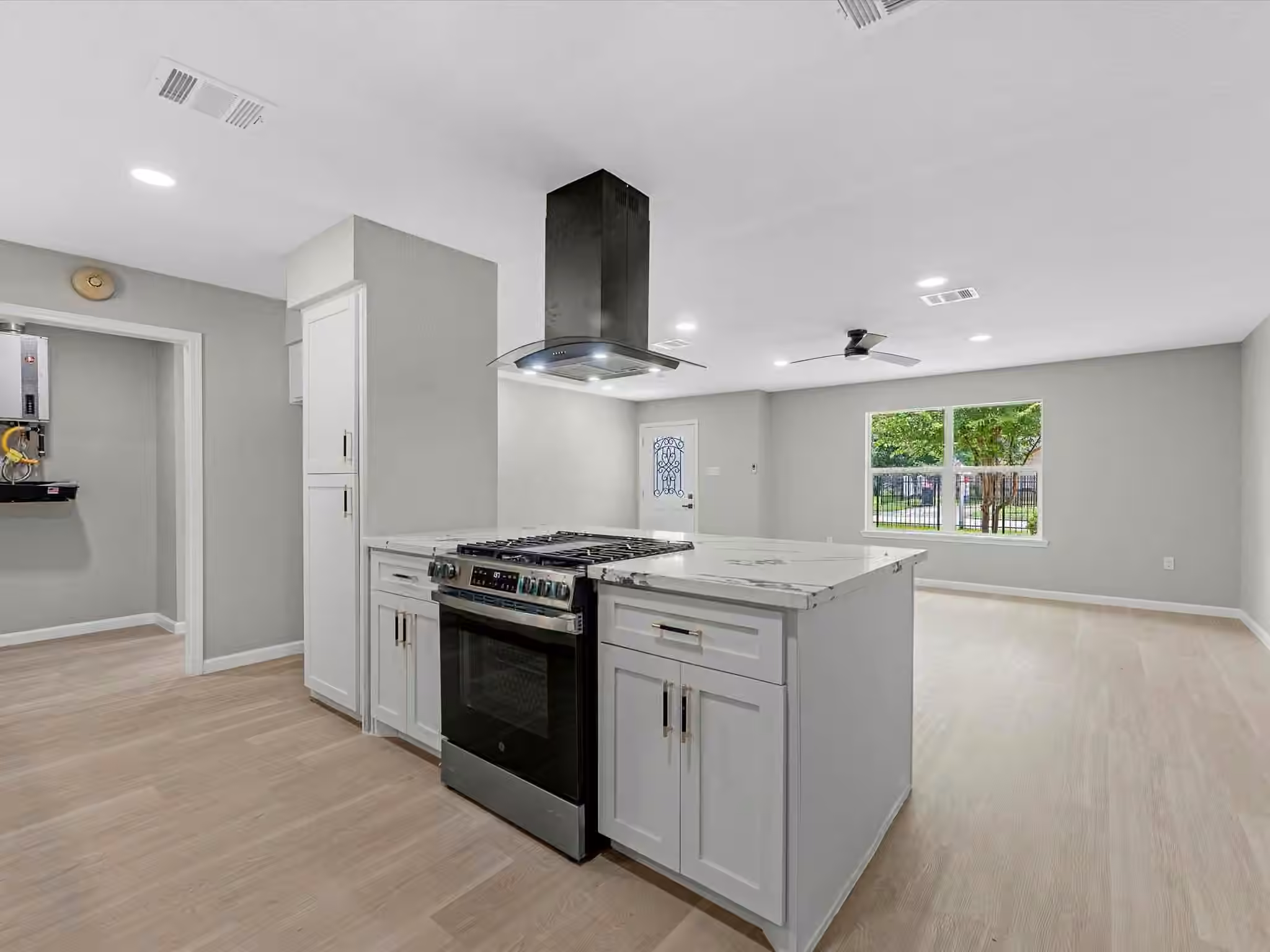 Photo 6 of 5039 Briscoe Street, Houston, TX