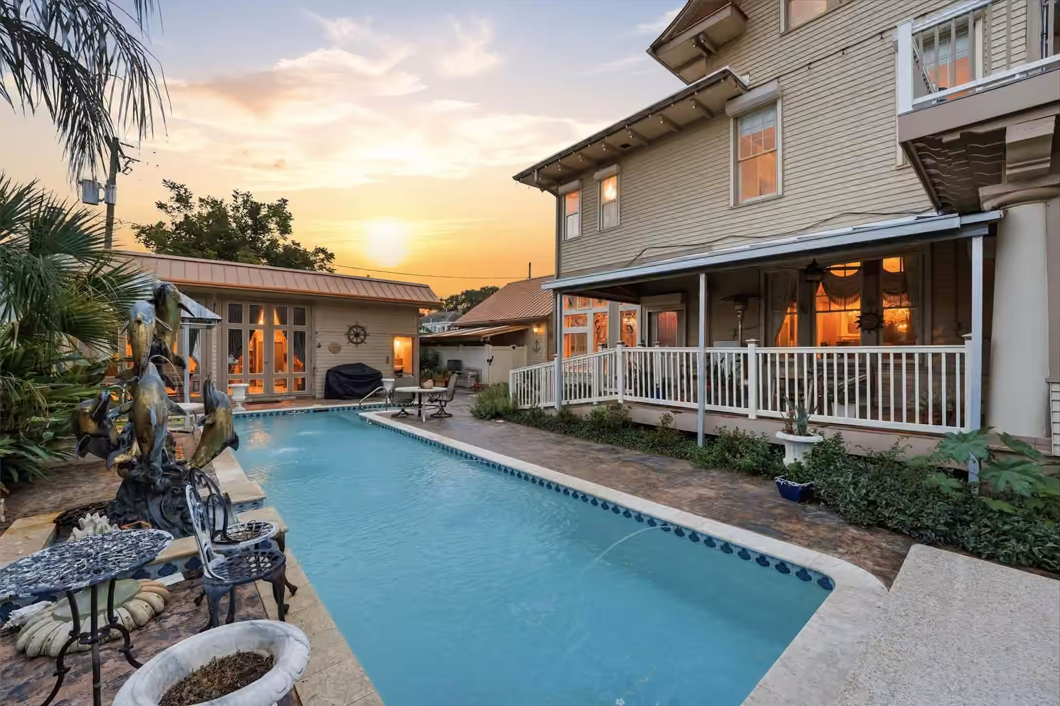 Photo 3 of 3401 Avenue O, Galveston, TX