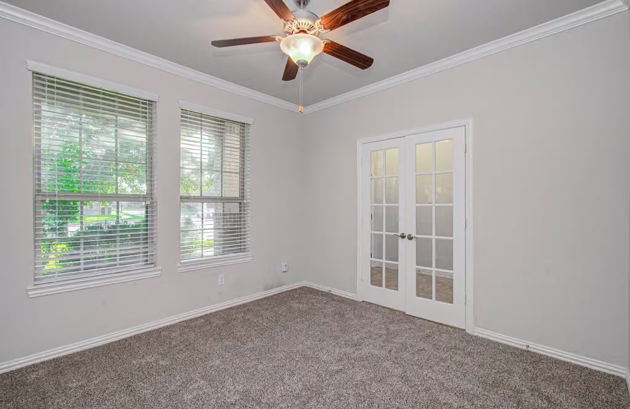 Photo 7 of 10126 Naples Cliff Court, Cypress, TX