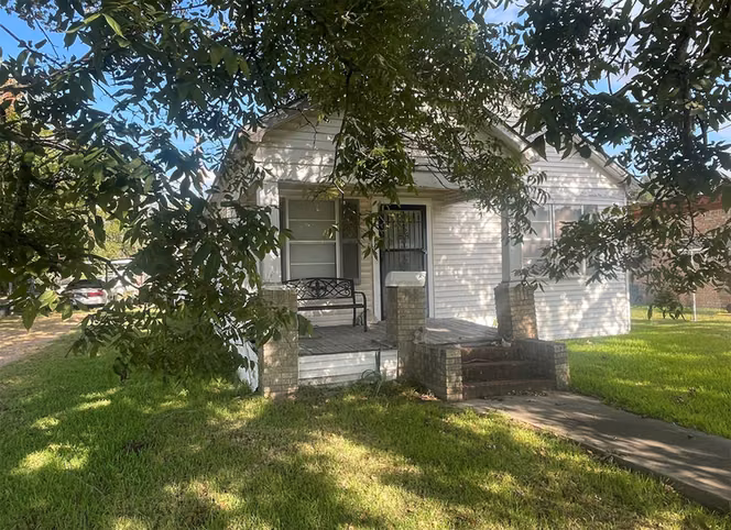 Photo 2 of 1017 7th Street, Rosenberg, TX