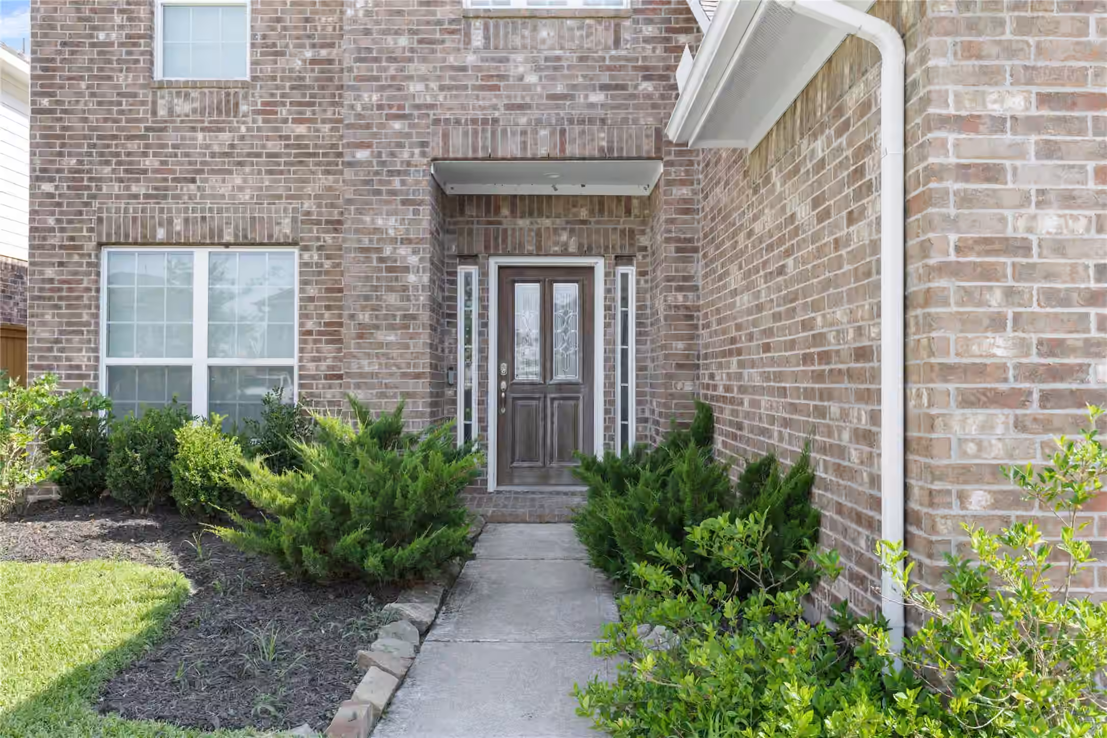 Photo 2 of 2314 Red Slate Drive, Rosharon, TX