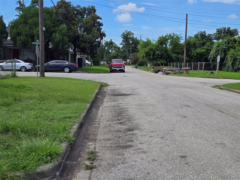 Photo 3 of 5604 Gano, Houston, TX