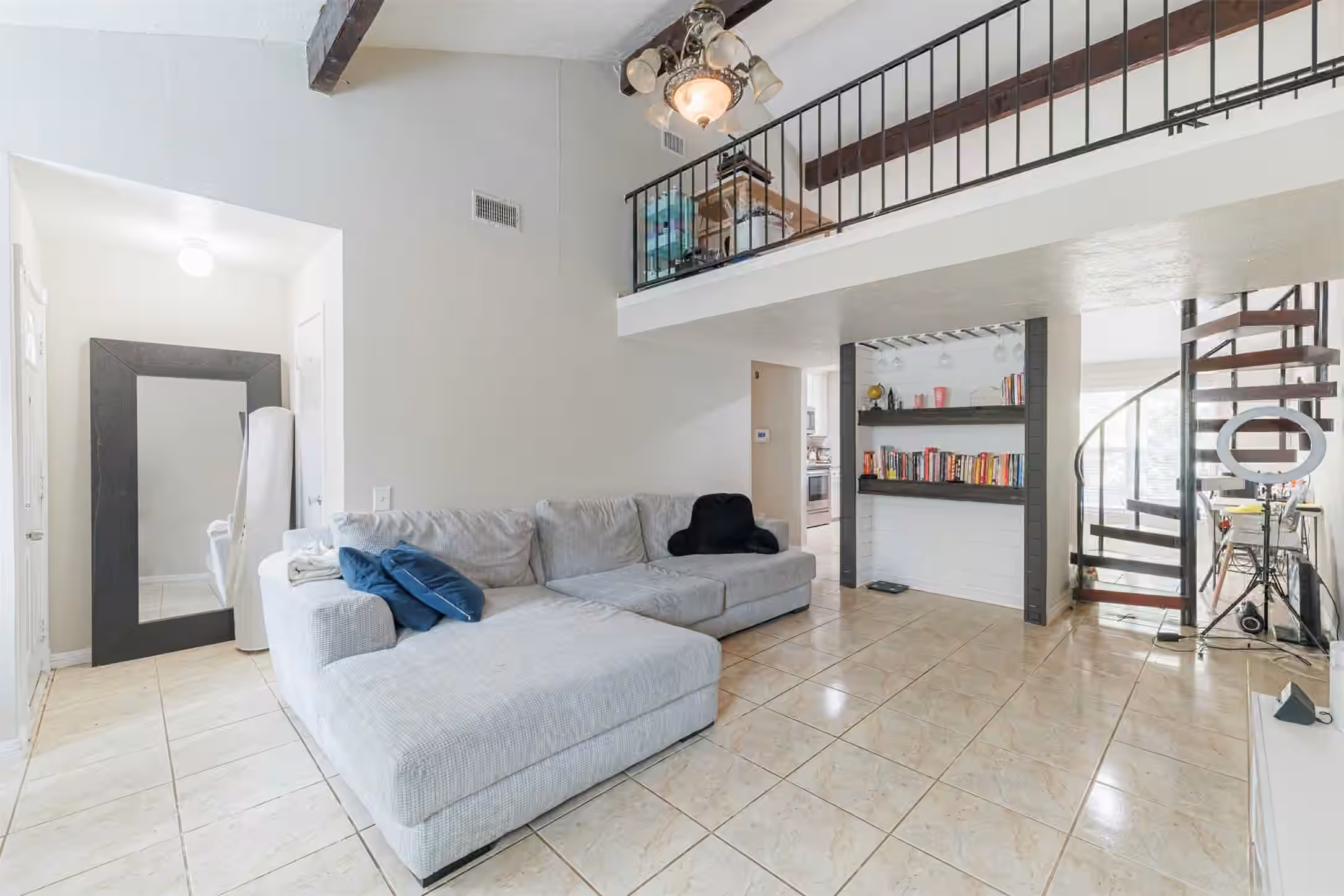 Photo 3 of 9116 Wilcrest Drive 9116, Houston, TX