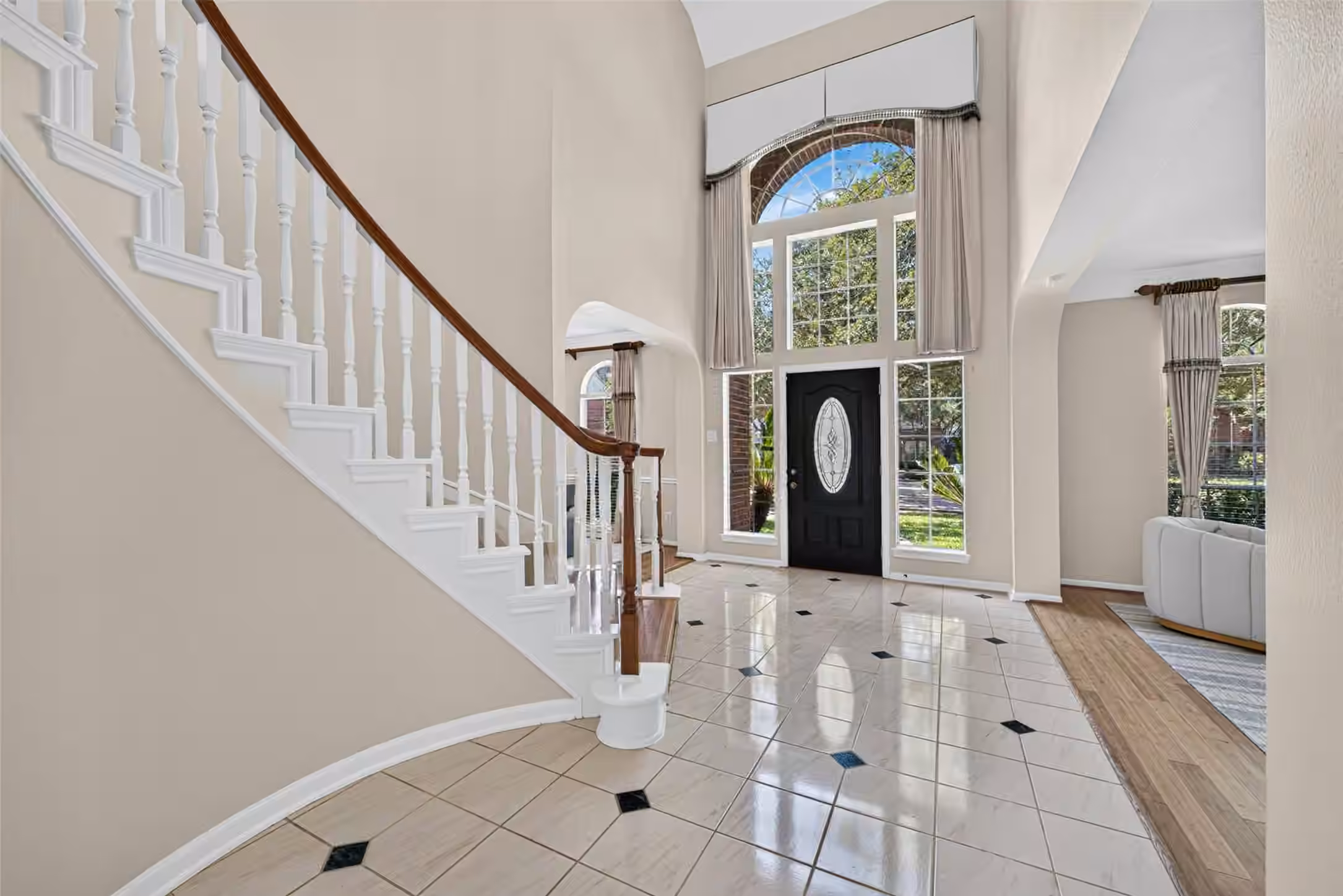 Photo 4 of 2819 Gray Moss Court, Sugar Land, TX