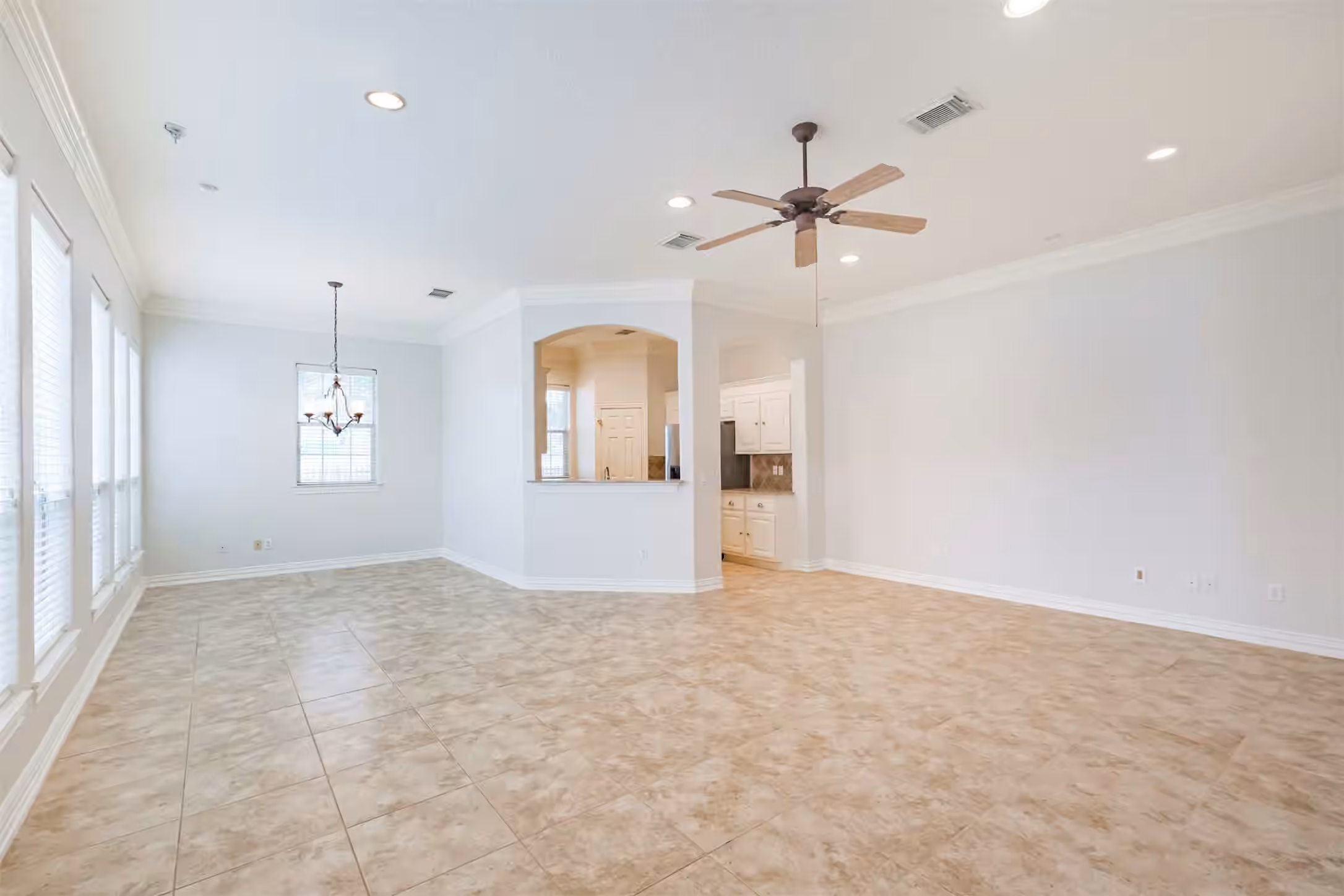 Photo 4 of 2843 Misty Heath Lane, Houston, TX
