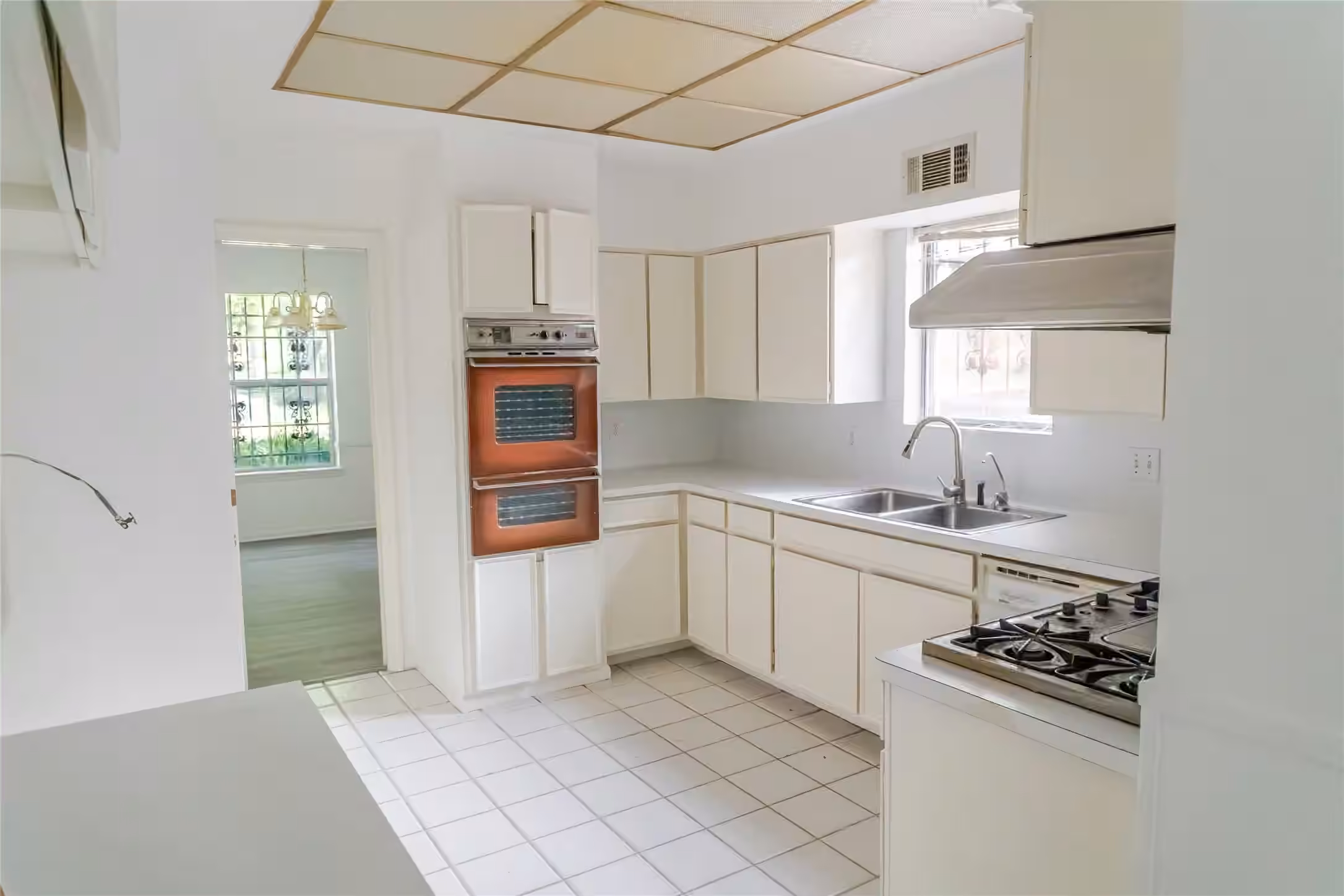 Photo 5 of 8526 Dashwood Drive, Houston, TX