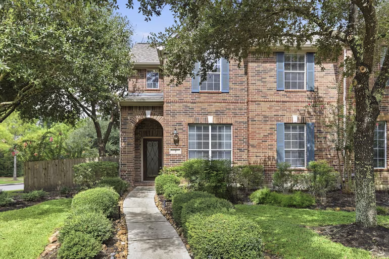 Photo 2 of 3 Avenswood Place, The Woodlands, TX