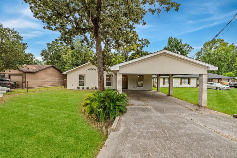 Photo 2 of 5518 Bretshire Drive, Houston, TX