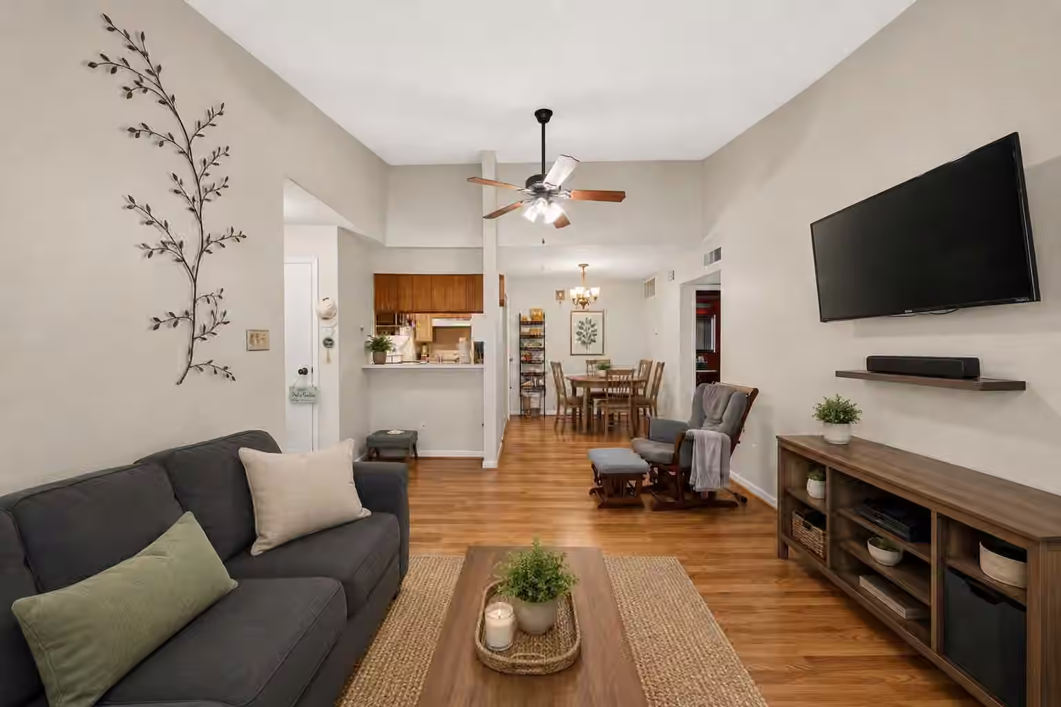 Photo 2 of 2120 El Paseo Street 604, Houston, TX