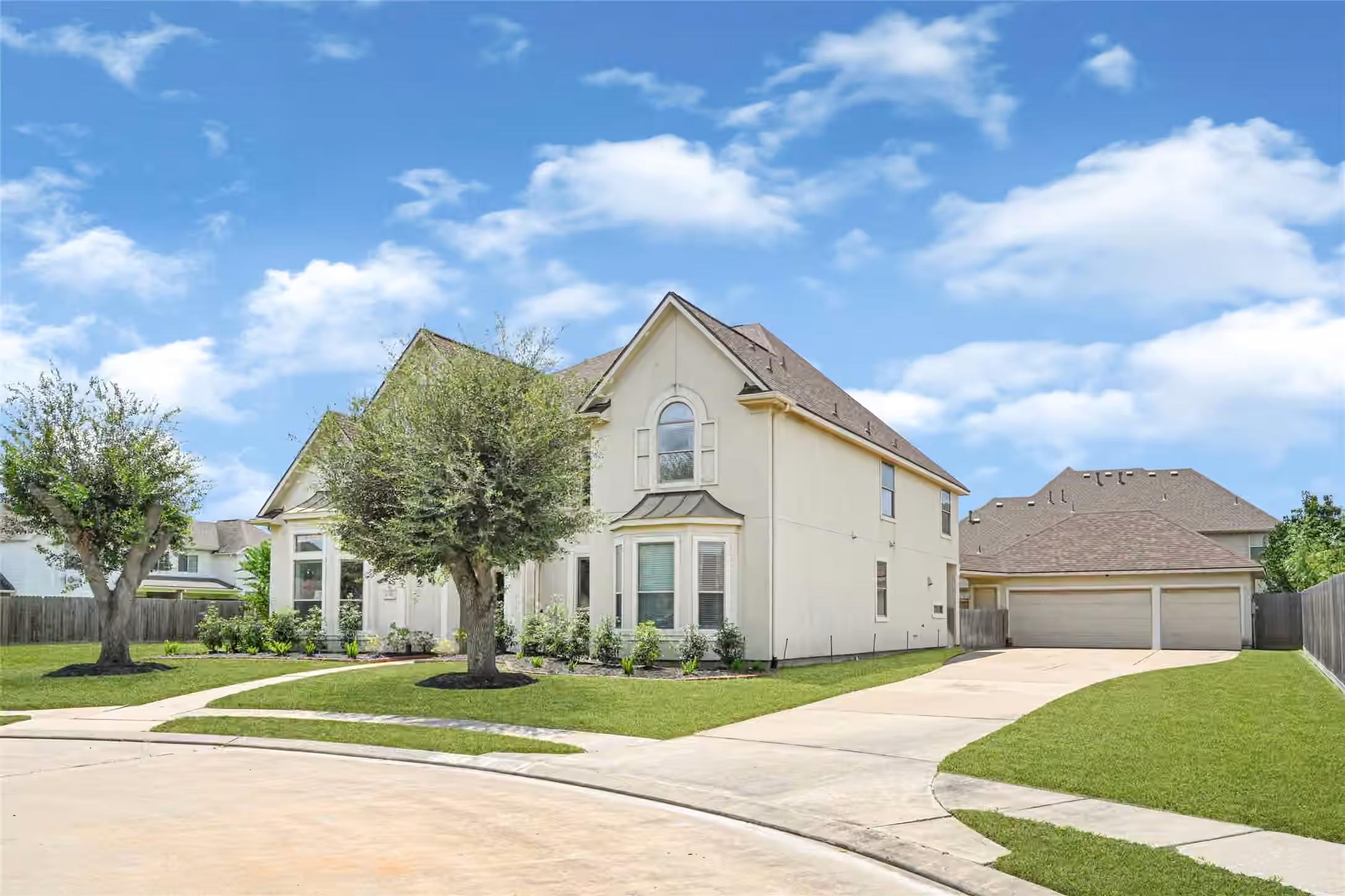 Photo 2 of 15103 Oldtown Bridge Court, Sugar Land, TX