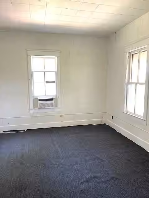 Photo 3 of 6211 Gresham Street, Wallis, TX