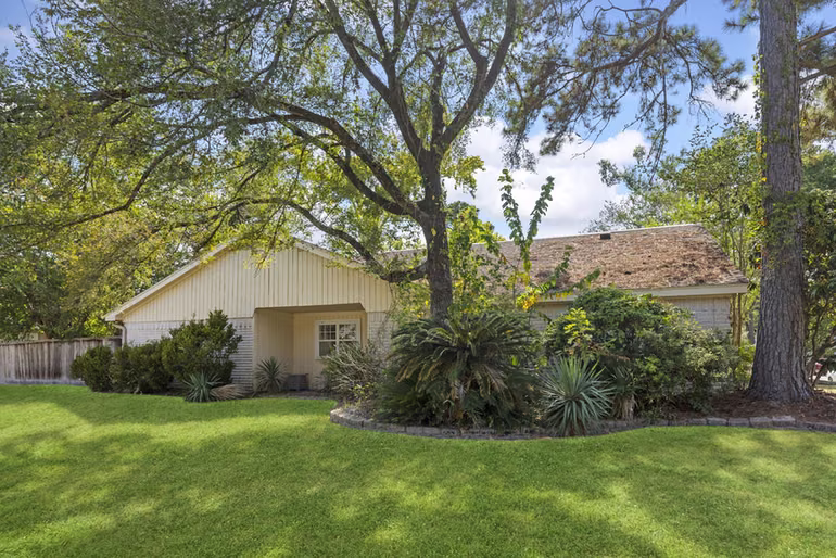 Photo 3 of 3622 Hill Springs Drive, Houston, TX