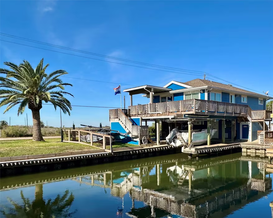 Photo of 16719 Tahiti Way, Jamaica Beach, TX 77554