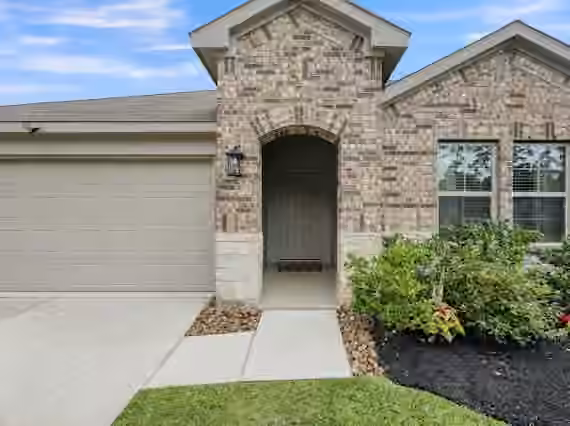 Photo 2 of 11719 Bari Reef Lane, Conroe, TX