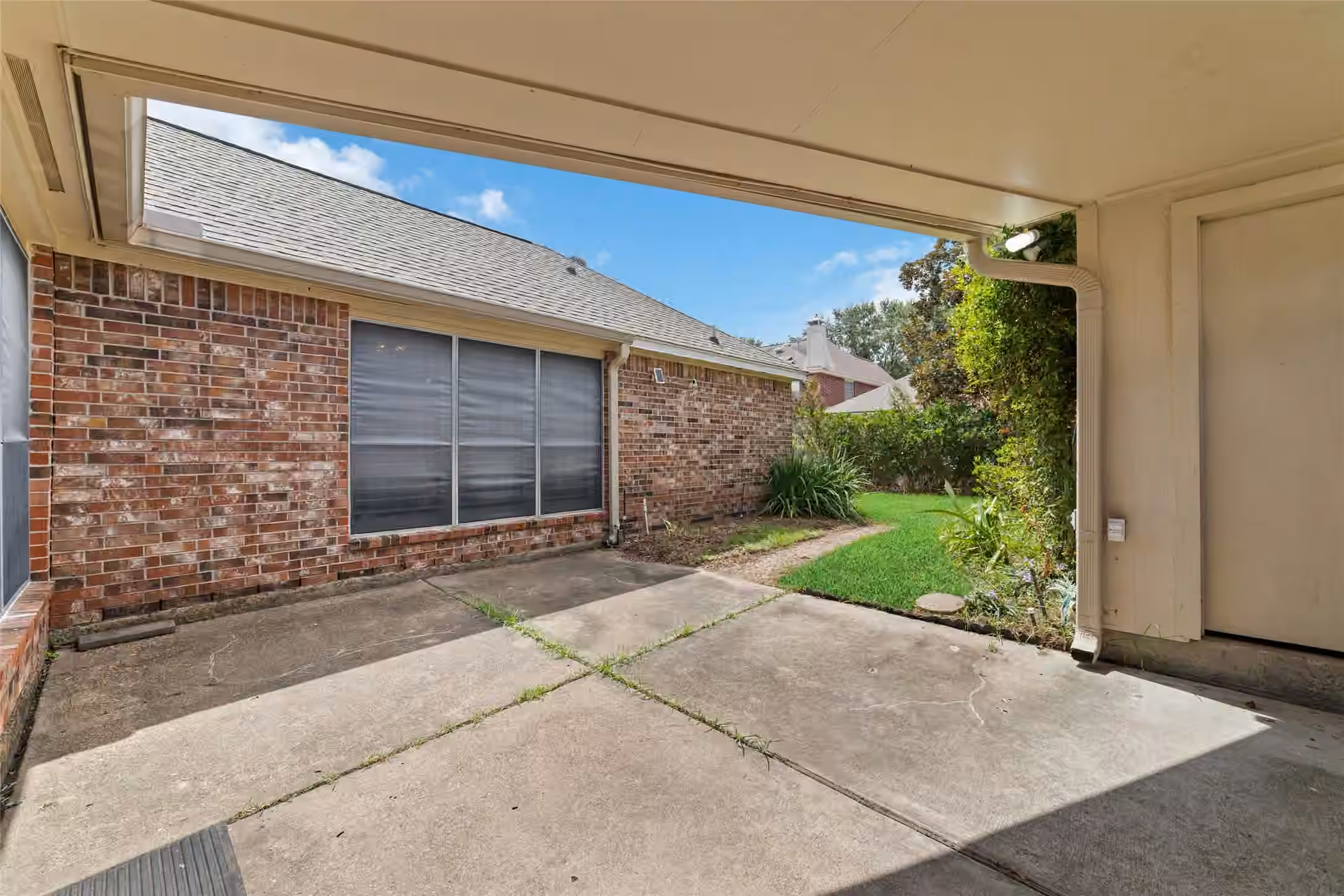 Photo 4 of 12435 Hazyglen Drive, Houston, TX
