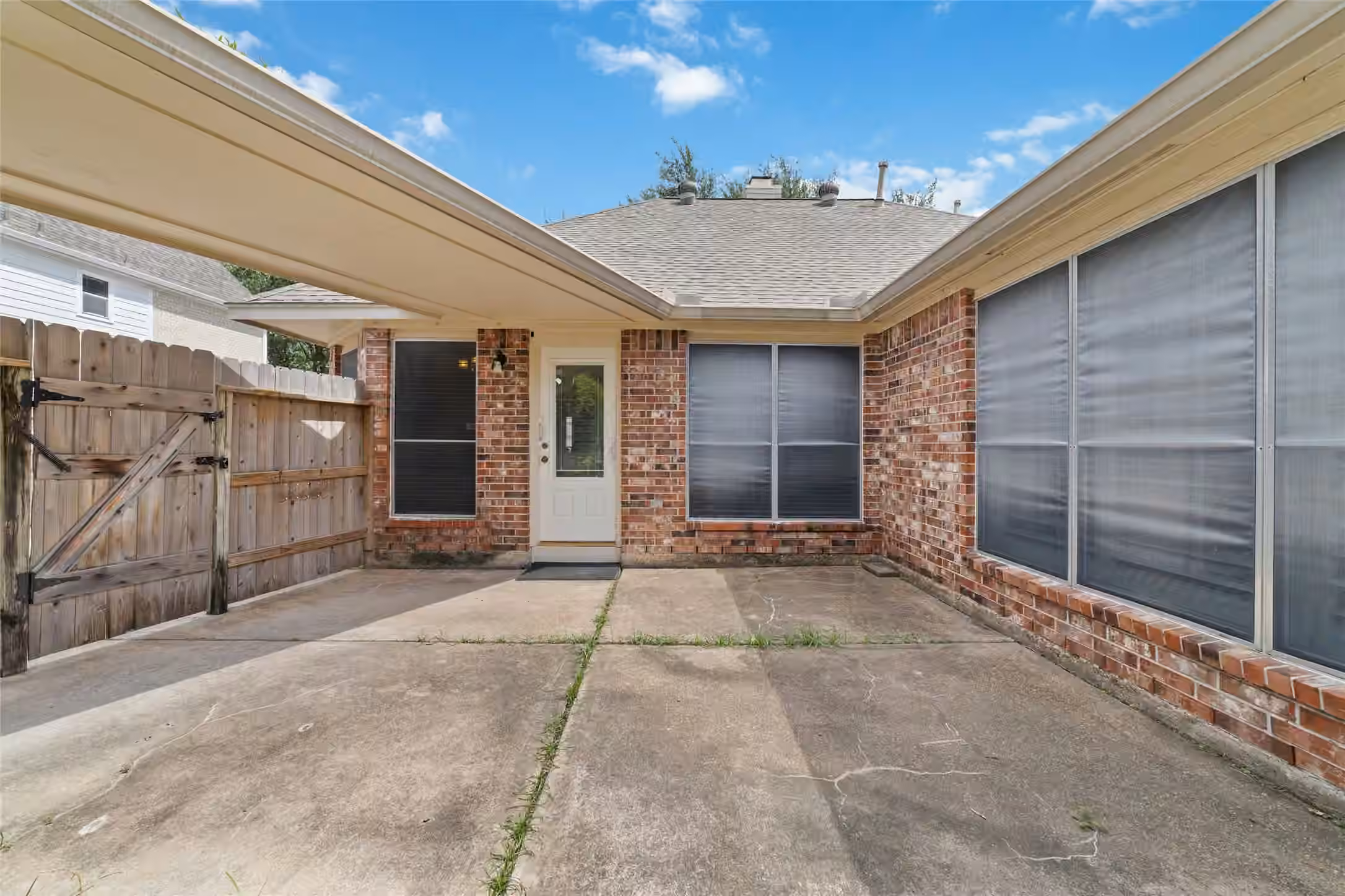 Photo 5 of 12435 Hazyglen Drive, Houston, TX