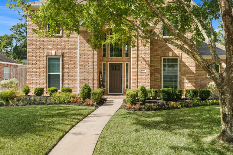 Photo 5 of 1611 Pincher Creek Drive, Spring, TX