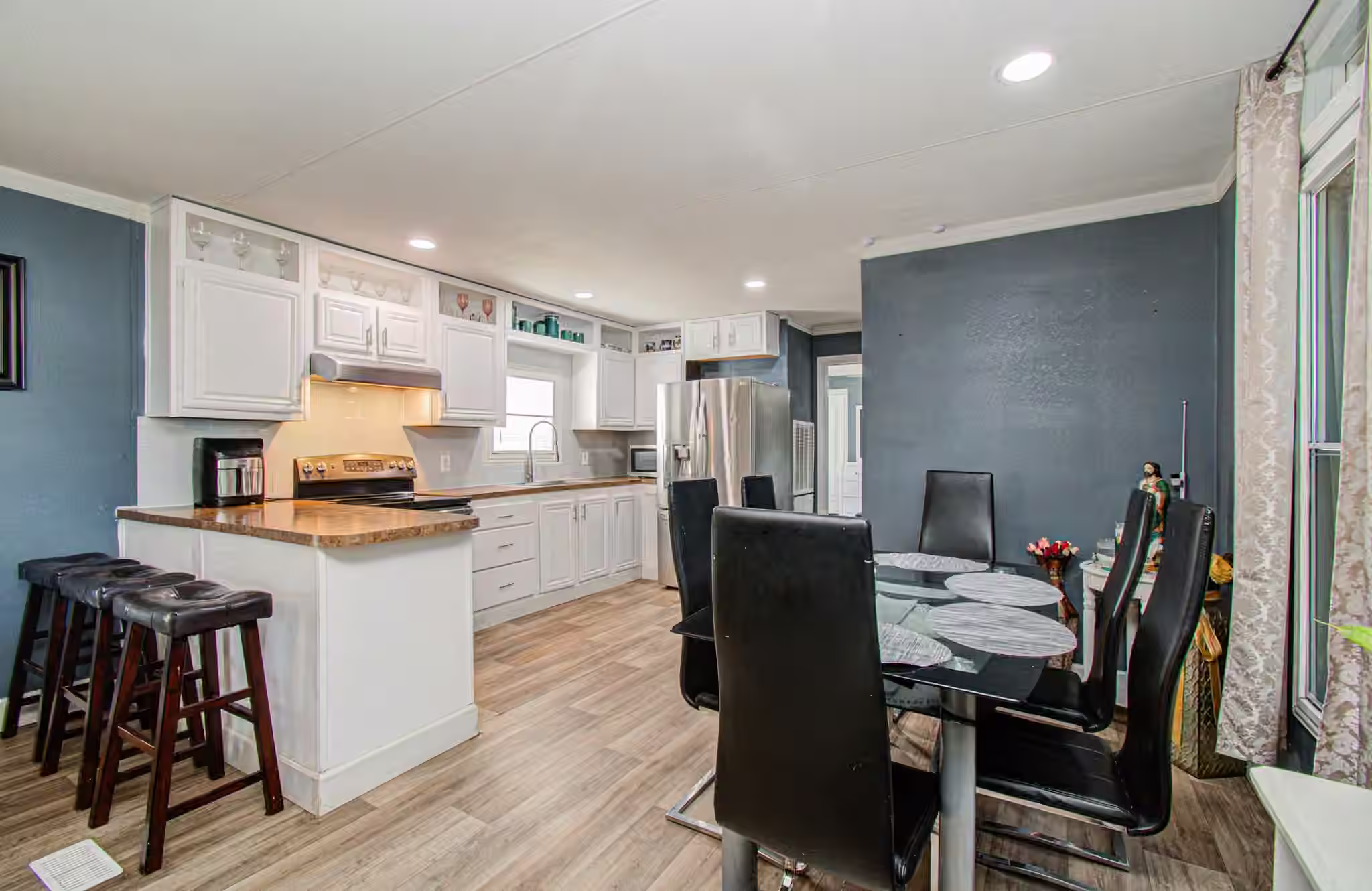 Photo 4 of 20609 Cochran Road, Hempstead, TX