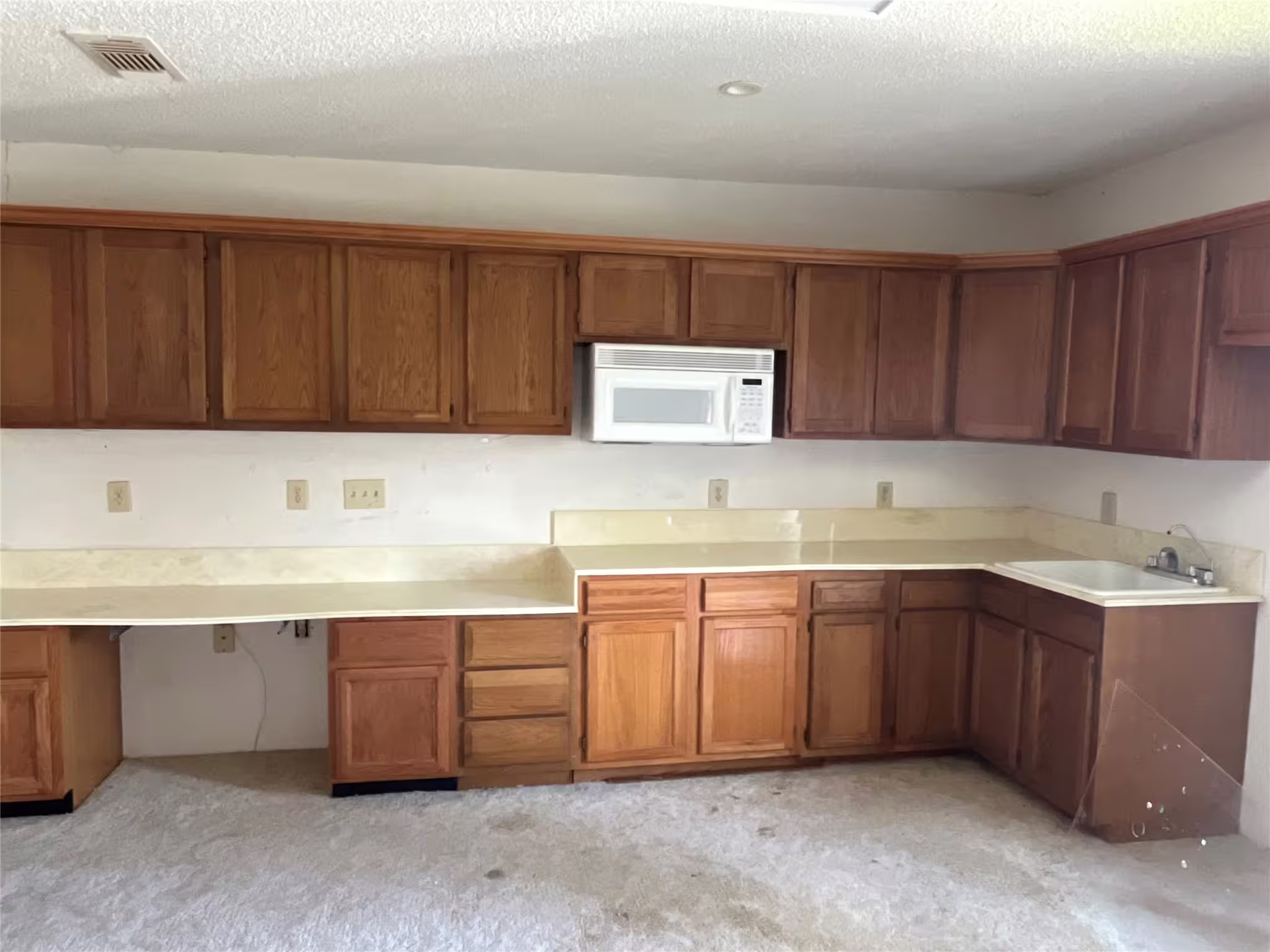 Photo 7 of 233 E Vaughn Lane, Deer Park, TX