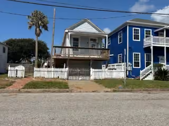 Photo of 1707 18th Street, Galveston, TX 77550