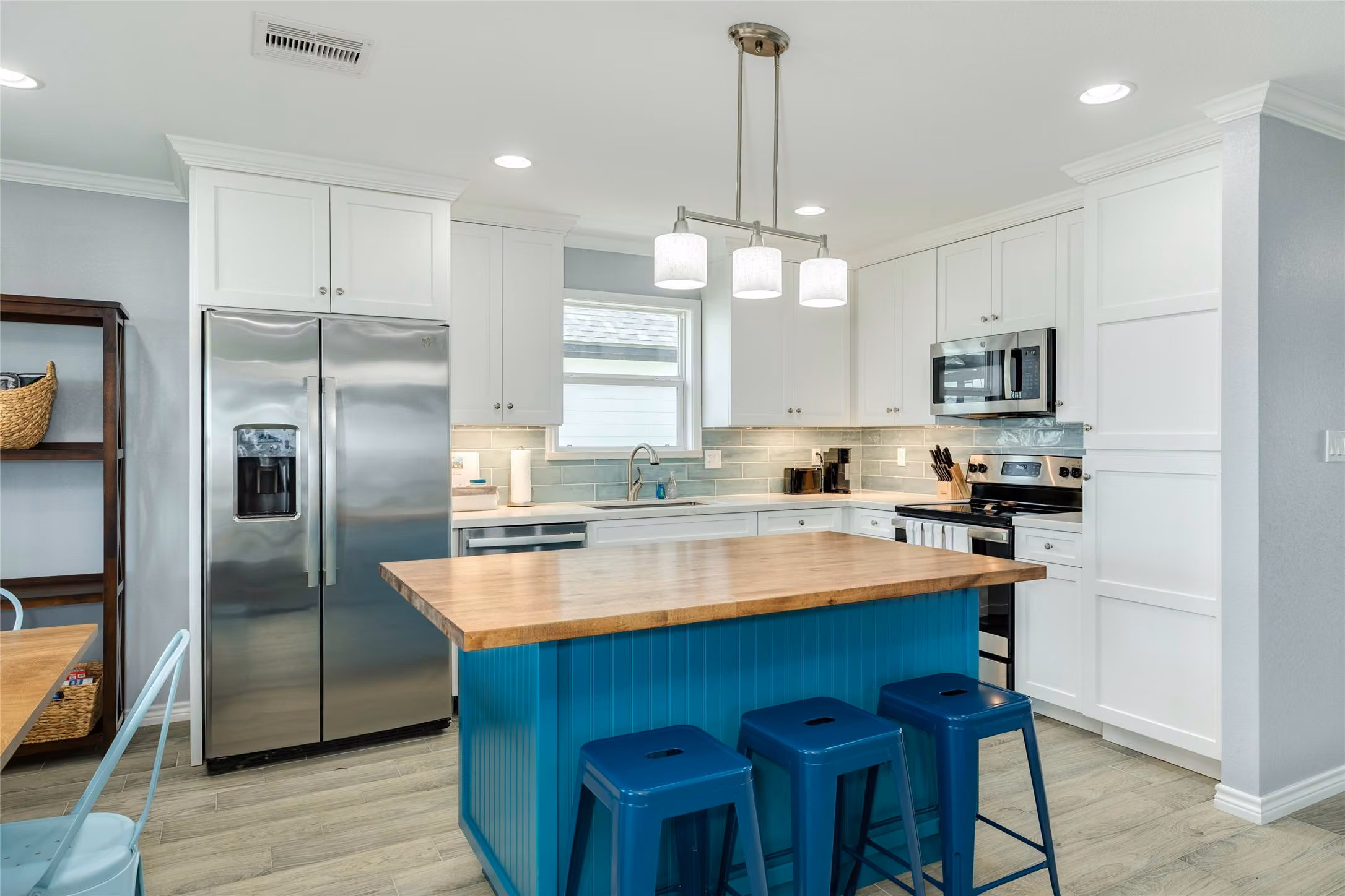 Photo 7 of 1741 Bluewater Highway, Surfside Beach, TX
