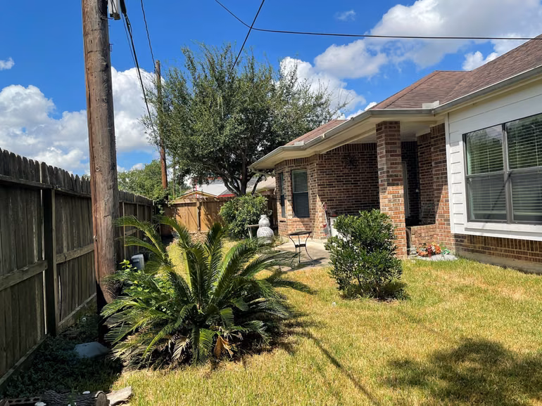 Photo 4 of 3910 Cork Drive, Houston, TX