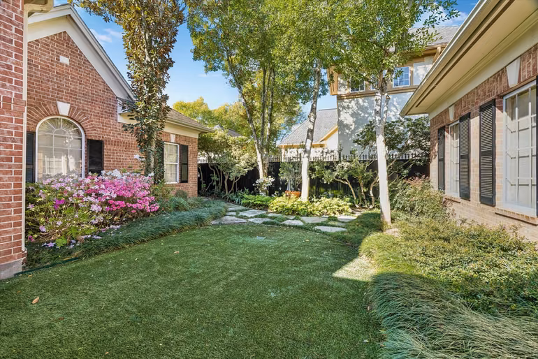Photo 3 of 11426 Noblewood Crest Lane, Houston, TX