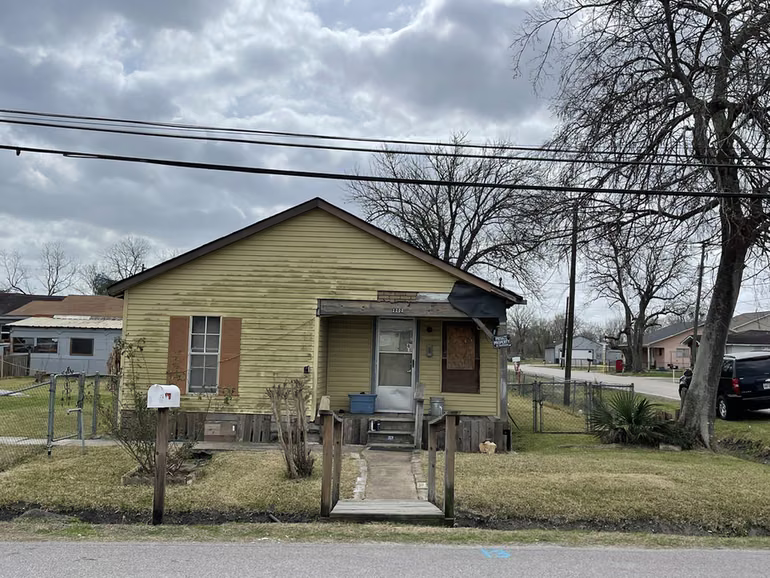 Photo 2 of 2202 Jones Road, Baytown, TX