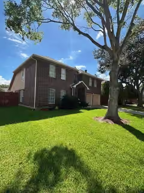 Photo 3 of 16715 Parliament Drive, Houston, TX