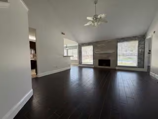 Photo 4 of 16715 Parliament Drive, Houston, TX