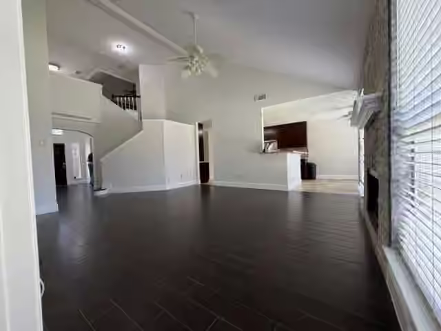 Photo 6 of 16715 Parliament Drive, Houston, TX