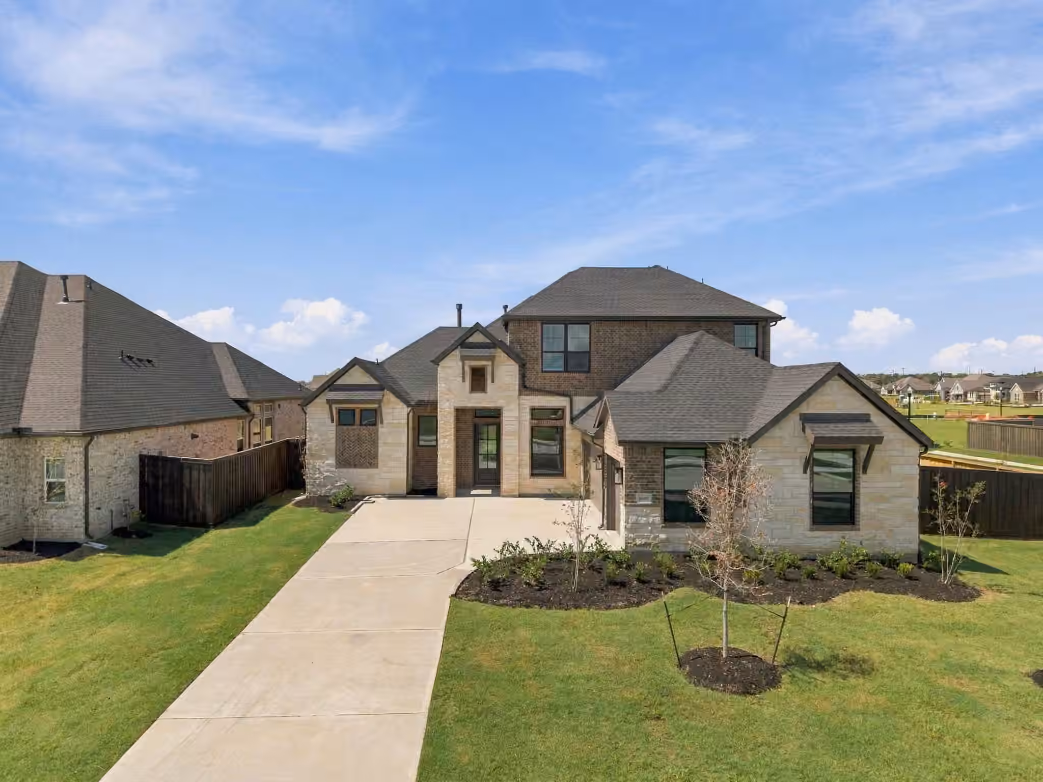 Photo 3 of 12055 Lake View Boulevard, Mont Belvieu, TX