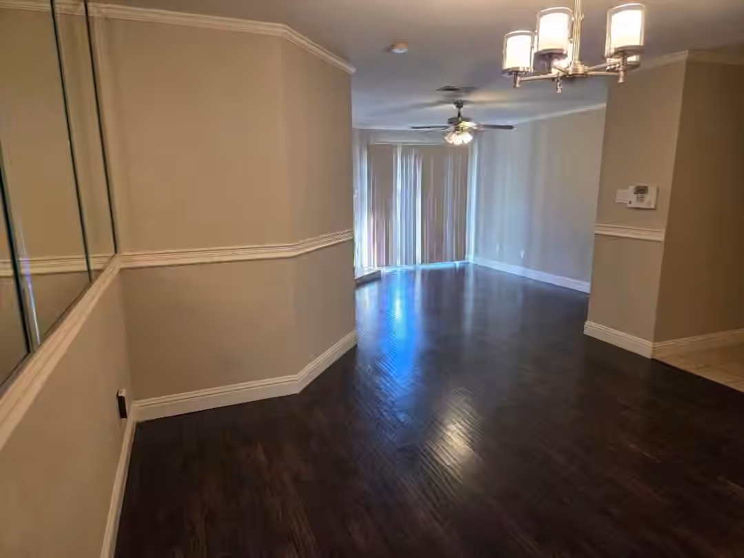 Photo 2 of 18800 Egret Bay Boulevard 1009, Webster, TX