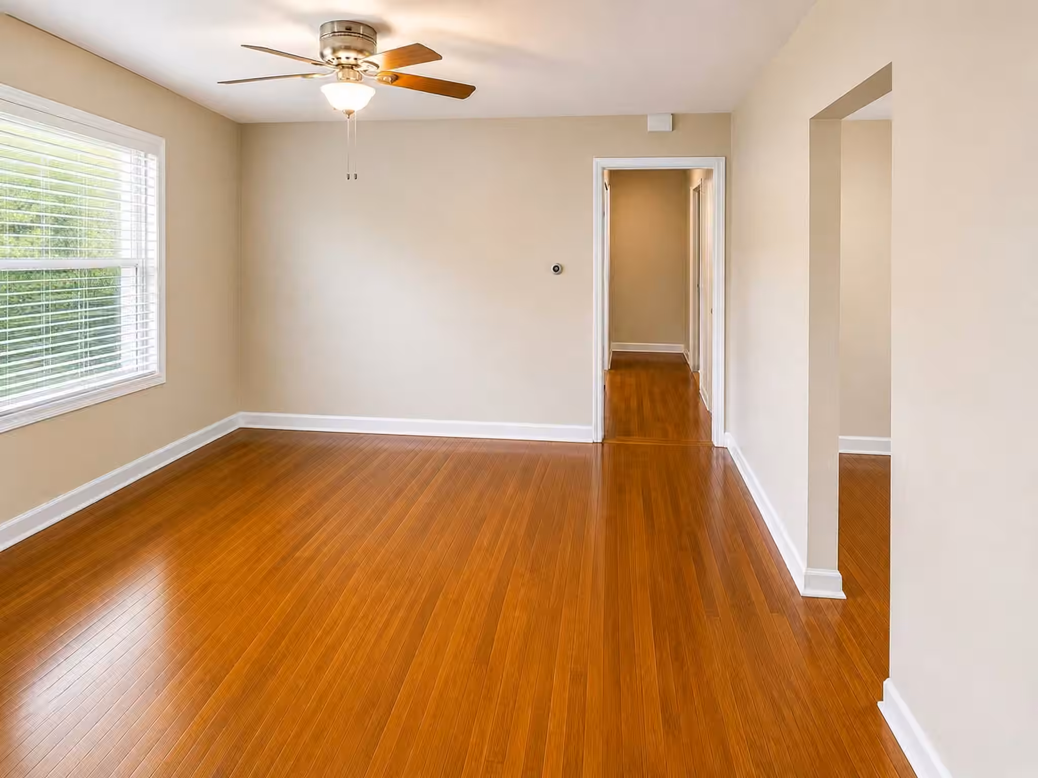 Photo 4 of 102 Amanda Street, Conroe, TX