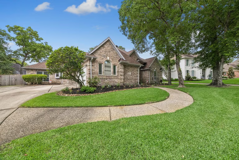 Photo 6 of 6122 Bluebonnet Pond Lane, Kingwood, TX