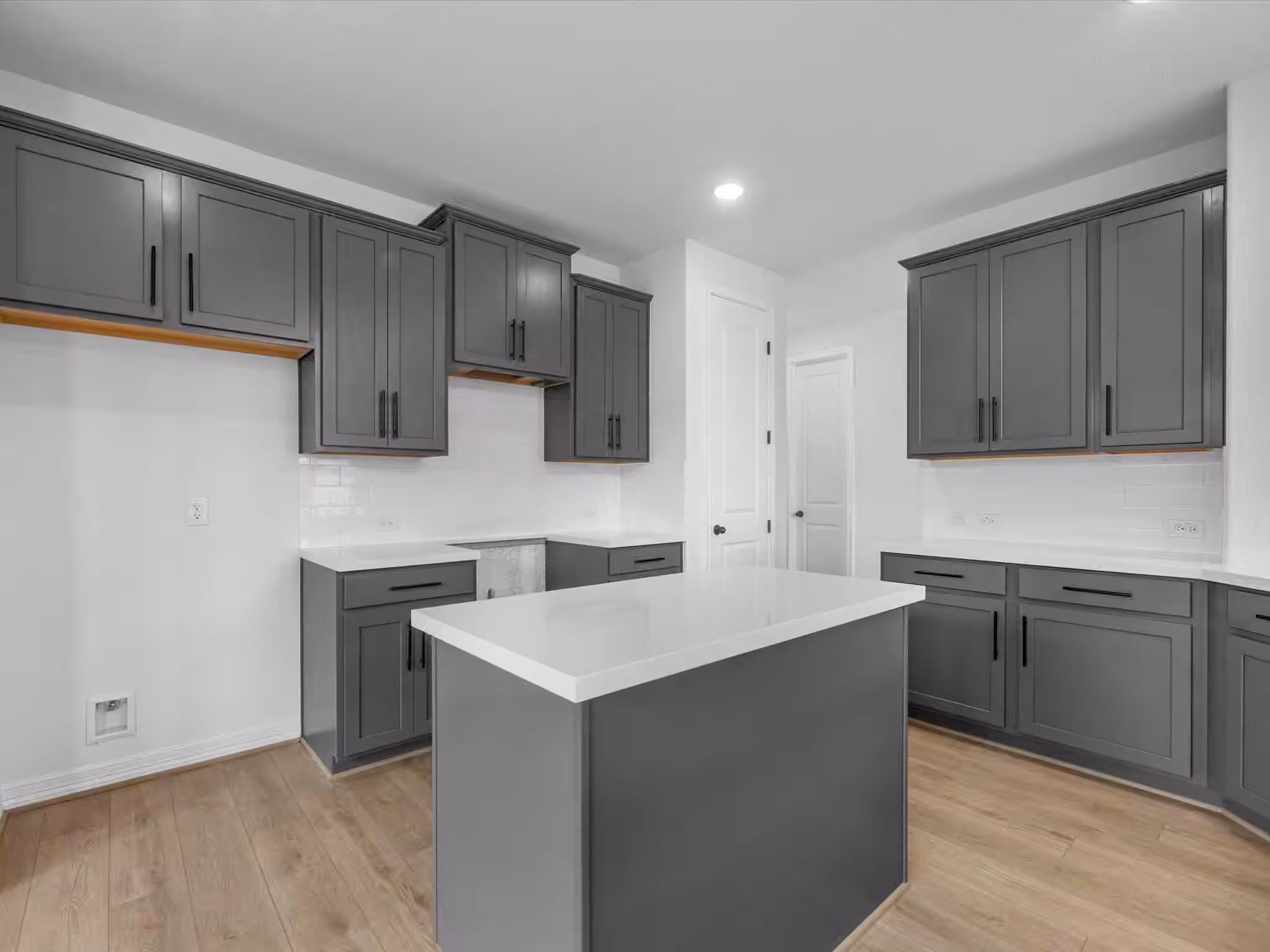 Photo 3 of 14802 Mission Avenue, Mont Belvieu, TX