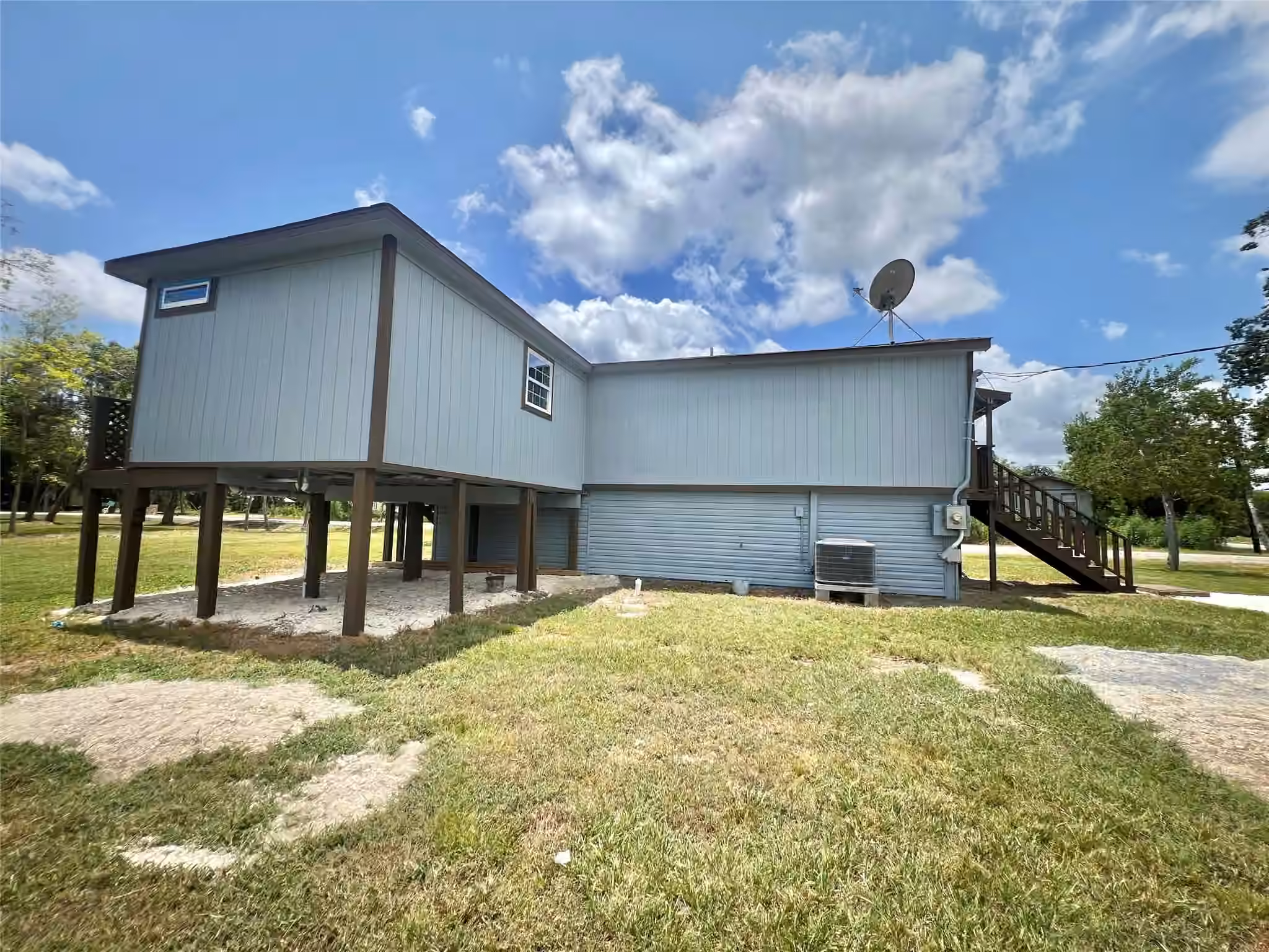 Photo 5 of 202 Snug Harbor Drive, Liverpool, TX